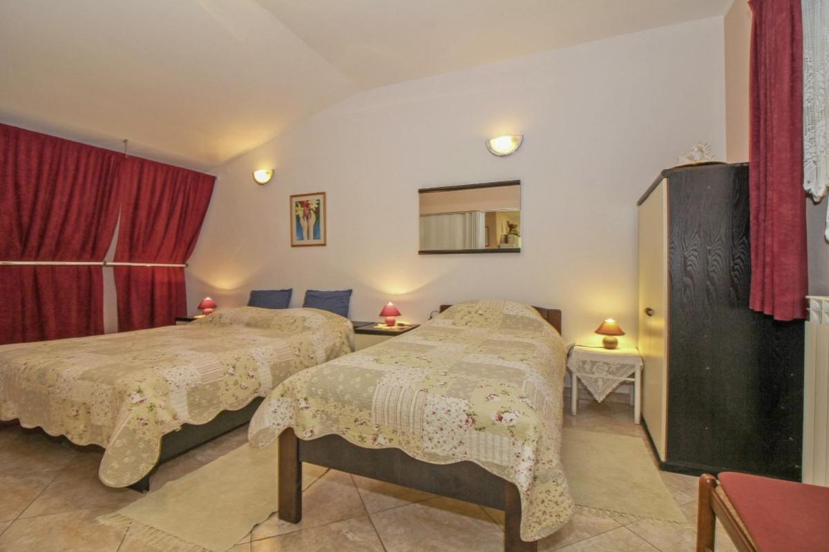 Dalibor In Jakacici - Haus Fuer 2-4 Personen Gracisce Exterior photo